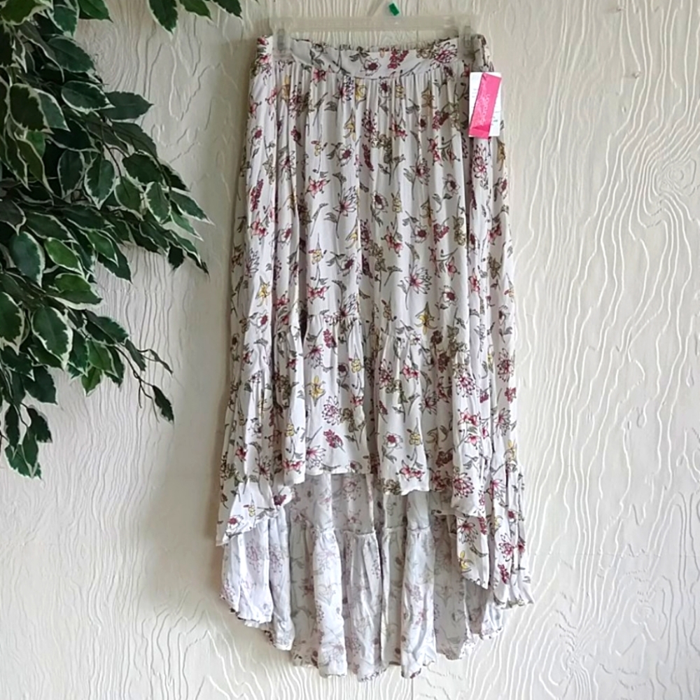 Xhilaration small floral high low skirt NWT!